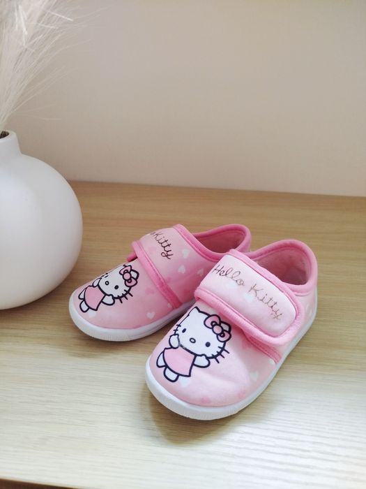 Buty/kapcie/tenisówki dla dziewczynki rozm 23