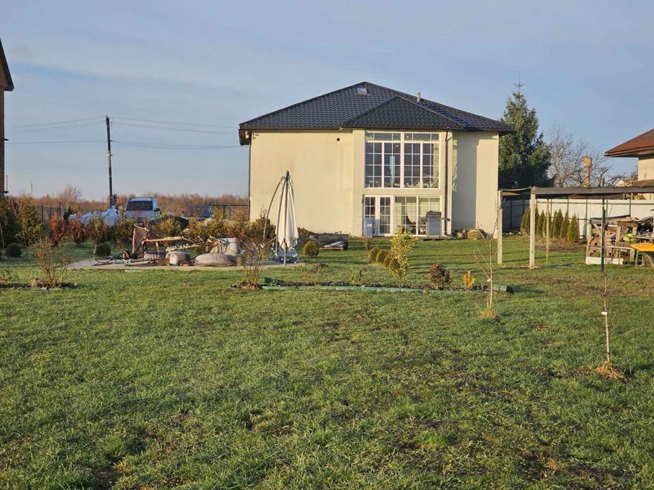 Продається ранчо в пригороді Ужгорода на дві сімʼї