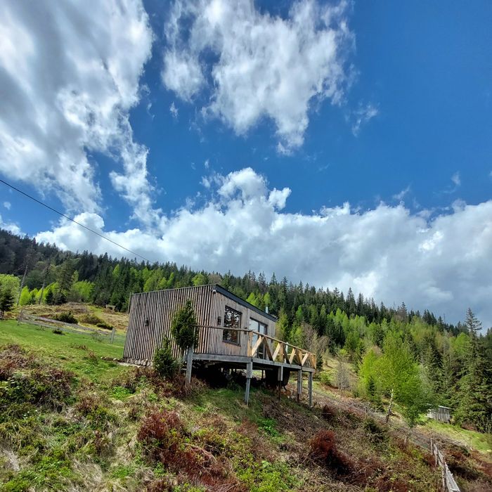 Будинок у горах подобово