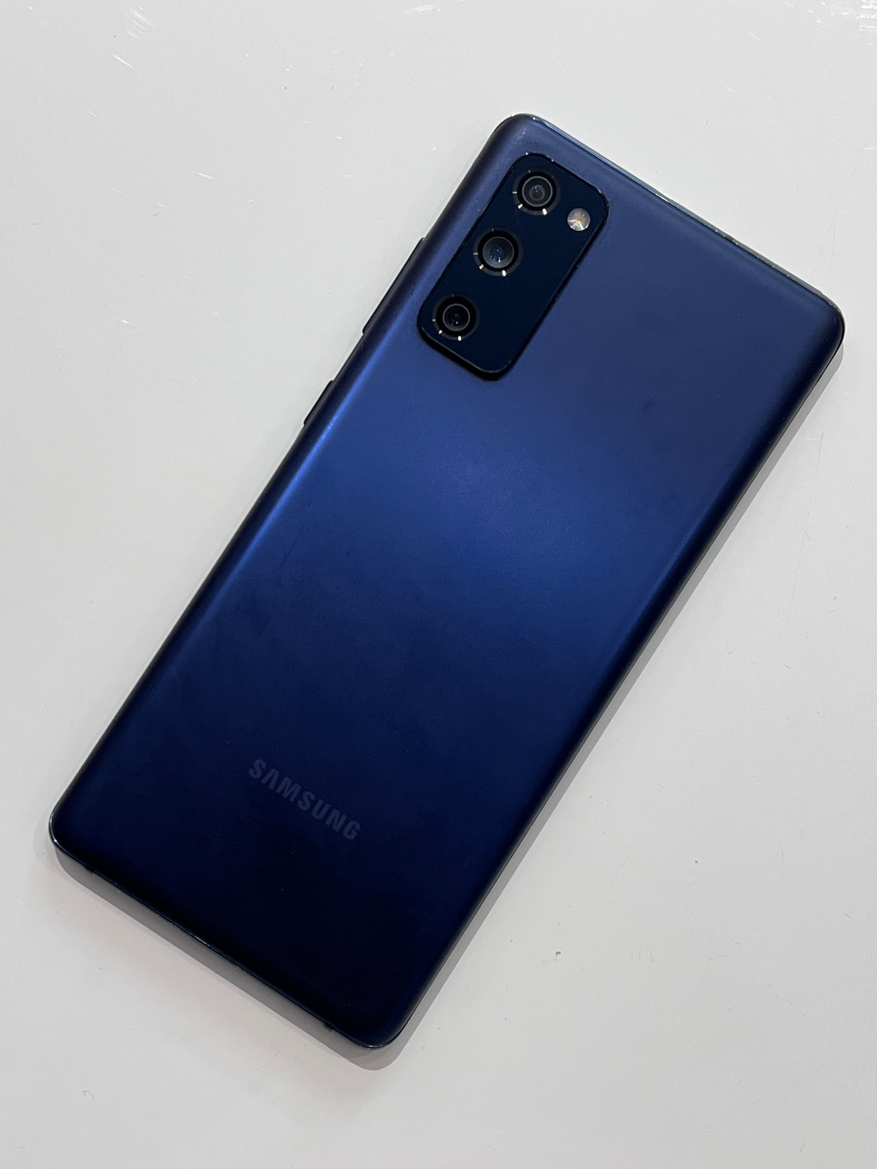 Samsung Galaxy S20 FE 5G - bardzo dobry stan