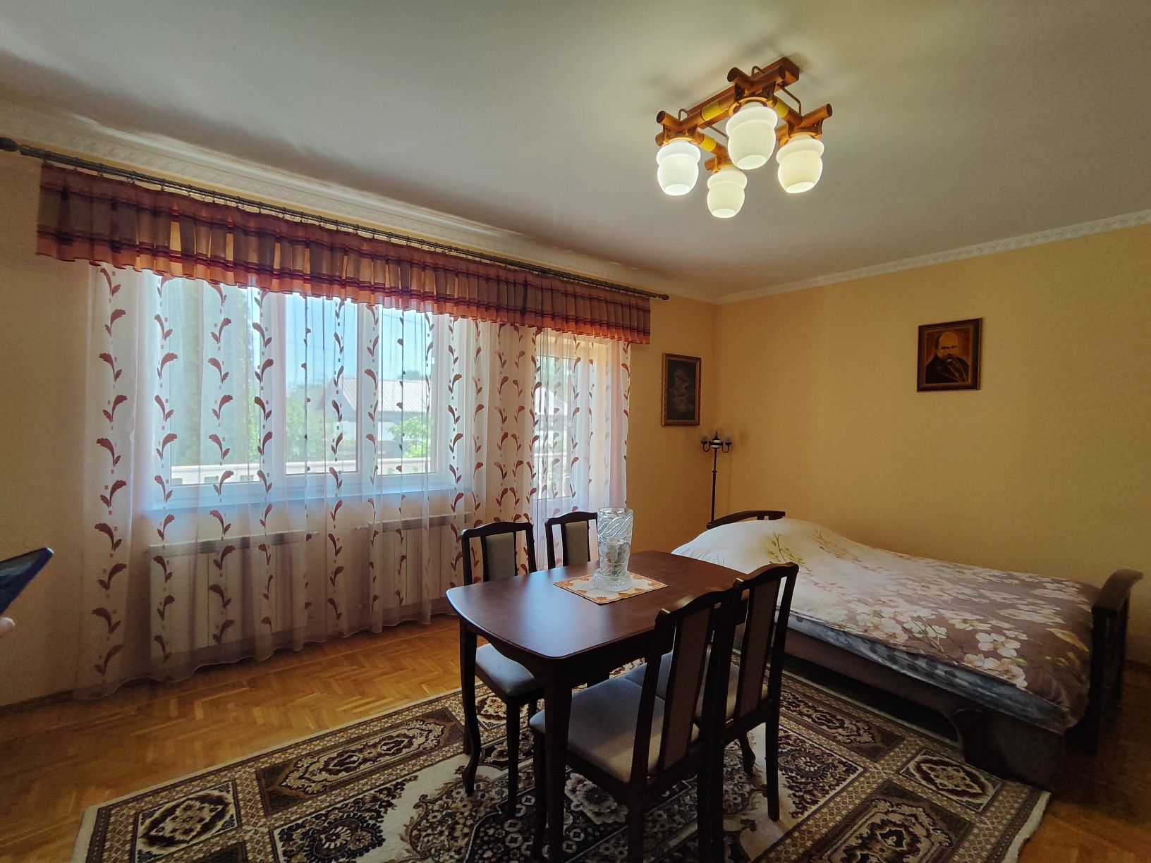 = Продам будинок в місті