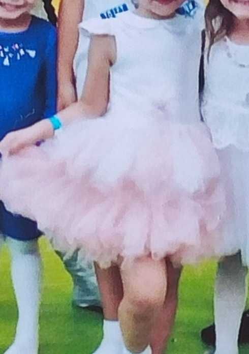 Платье на ребенка трёх  - пяти лет .