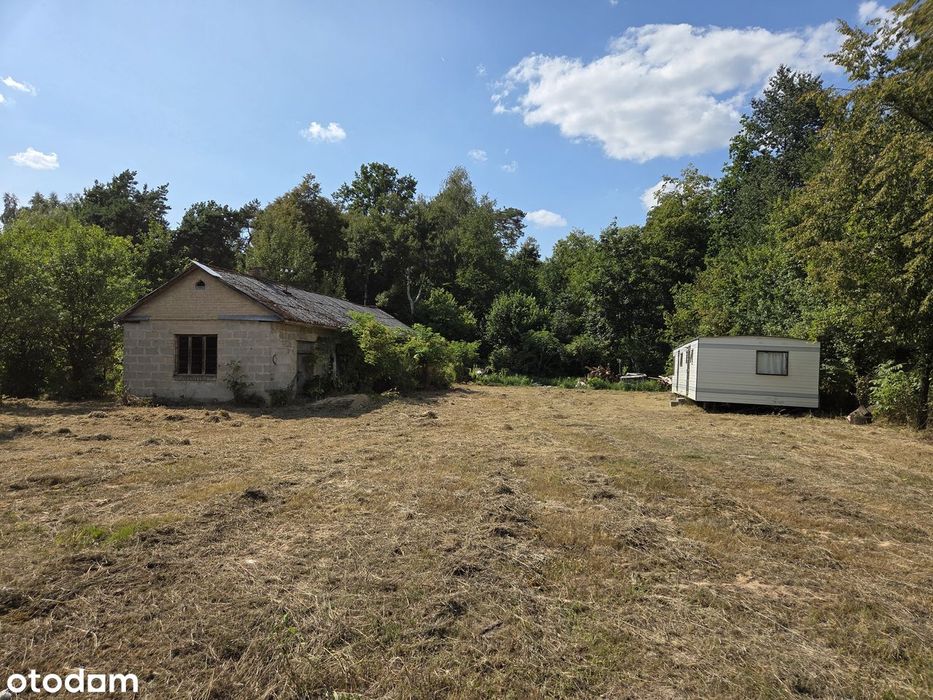 Atrakcyjna, uzbrojona działka pod budowę domu z prywatnym lasem