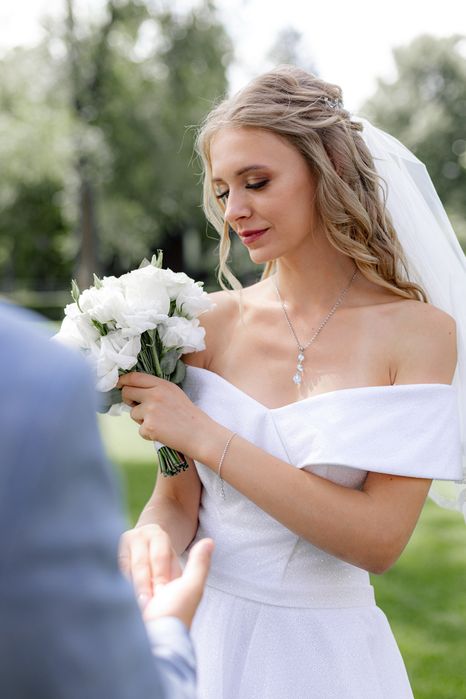 Продам весільну сукню б/у. 4500 грн. Можливий торг.