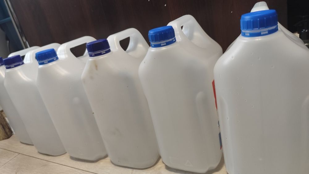 Bańki 5l czyste, po wodzie