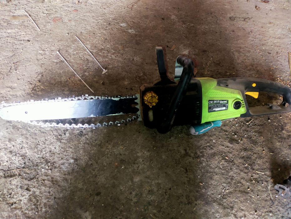 Продам електро пилу