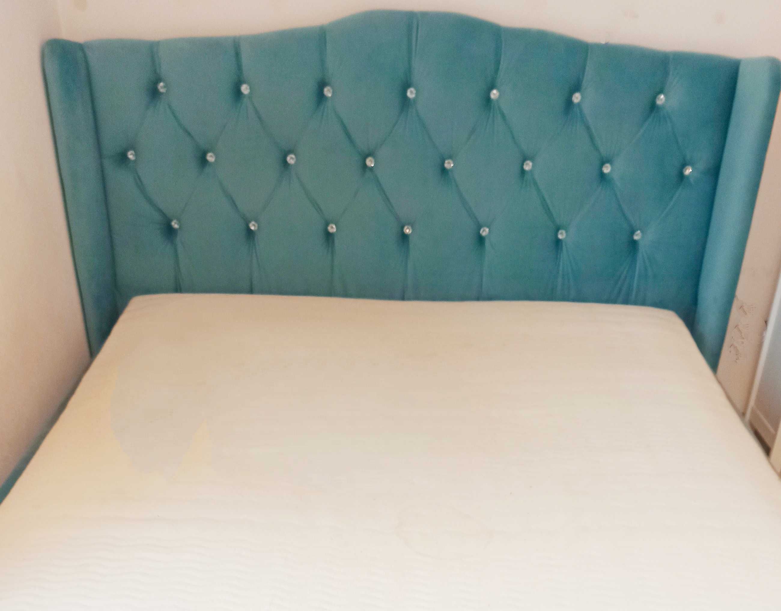 Łóżko glamour turkus kryształki tapicerowane uszak styl chesterfield