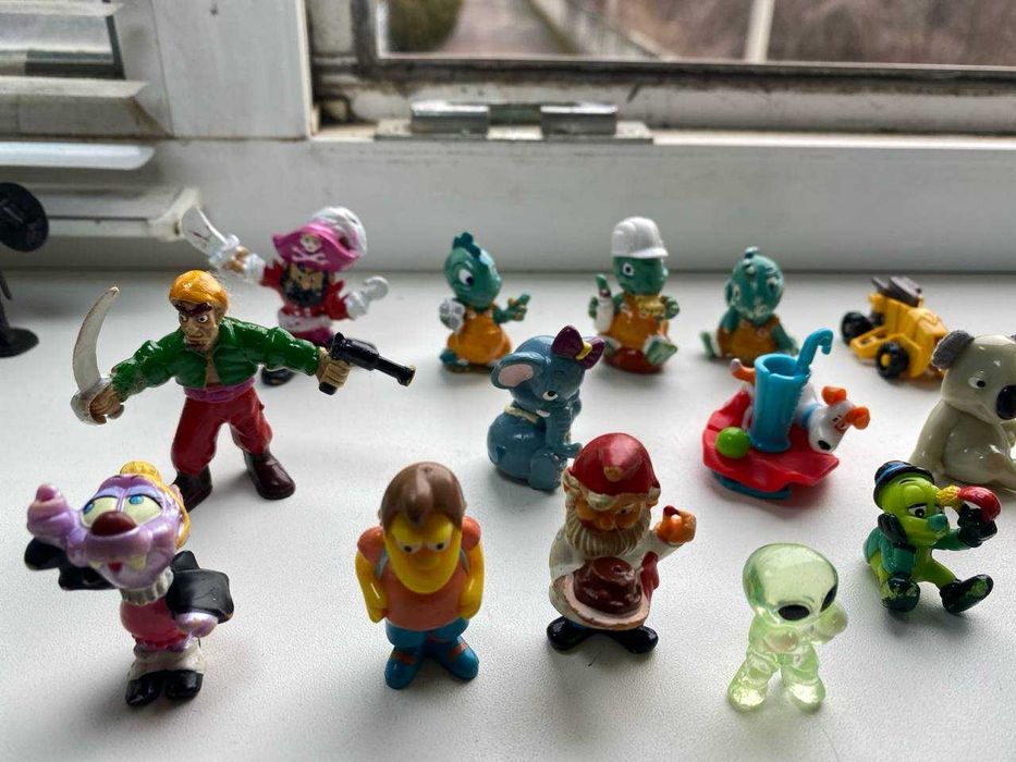 Игрушки Киндер с 90х