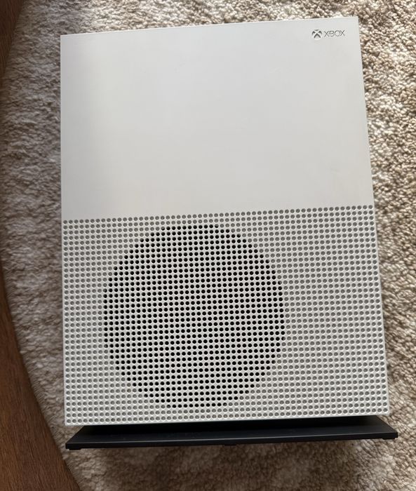 Xbox One S 2TB + 3 pady + gry