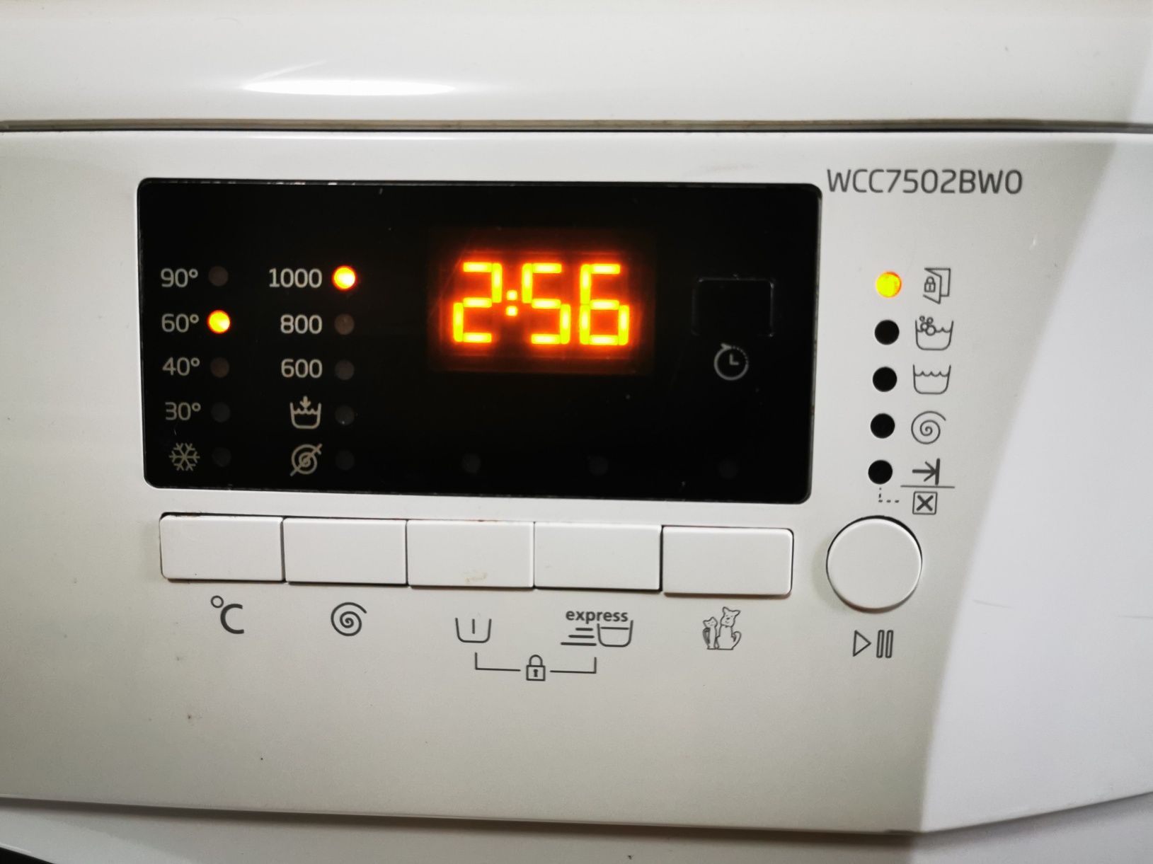 Máquina de lavar roupa Beko WCC7502BW0