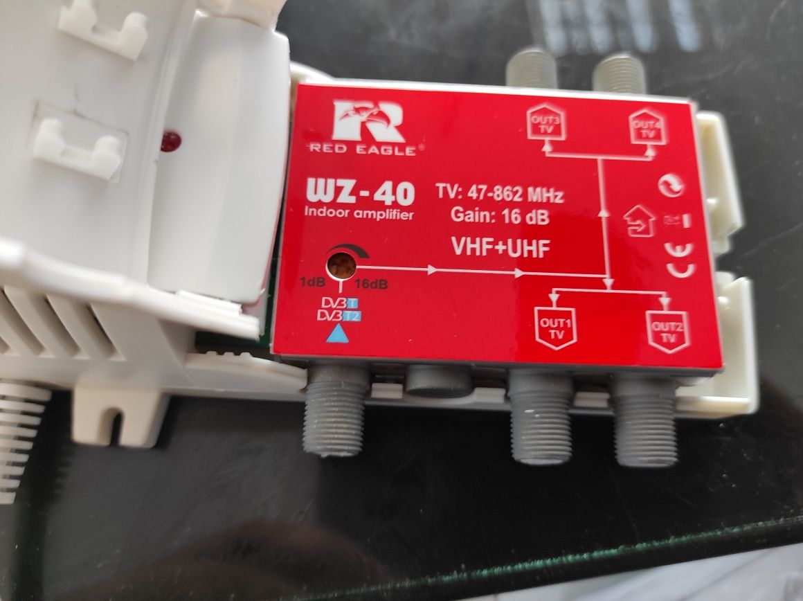 Wzmacniacz Rozgałęźnik antenowy OPTICUM WZ-40 16dB