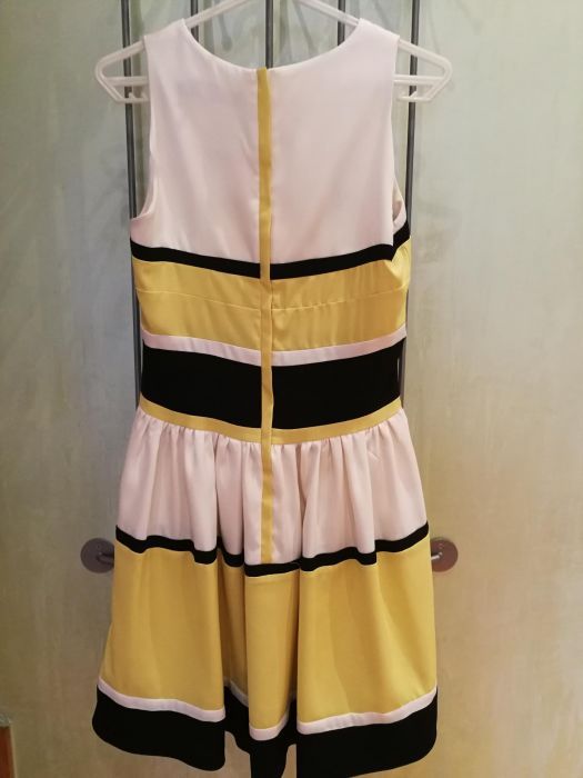 Sprzedam sukienkę rozmiar 36