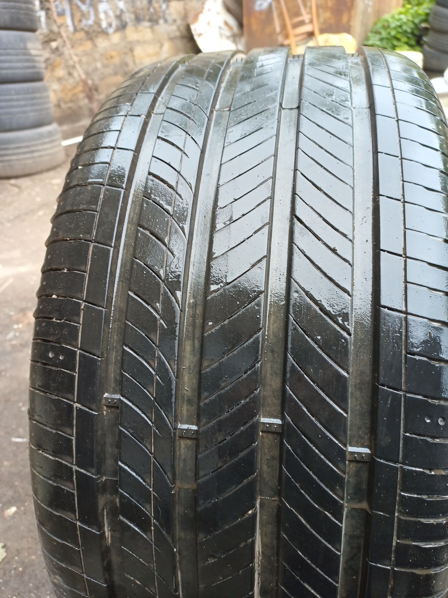 Продам пару резины 275/35 R 19