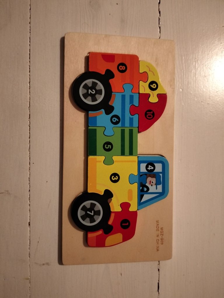 Puzzle drewniane samochod
- wykonana z drewna
- 10 kolorowych drewnian