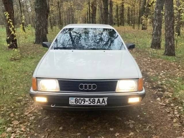 Audi 100 C3 1.8 Бенз