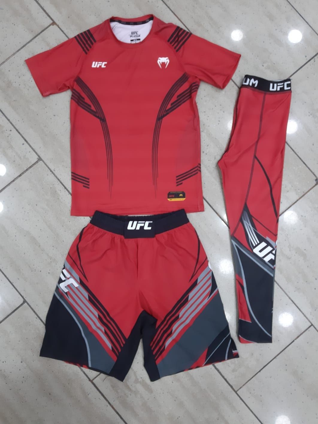 Venum ufc комплекти, рашгард  ( футболка, лосіни і шорти)