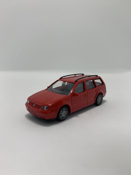 Volkswagen Golf IV da Wiking escala H0 1/87