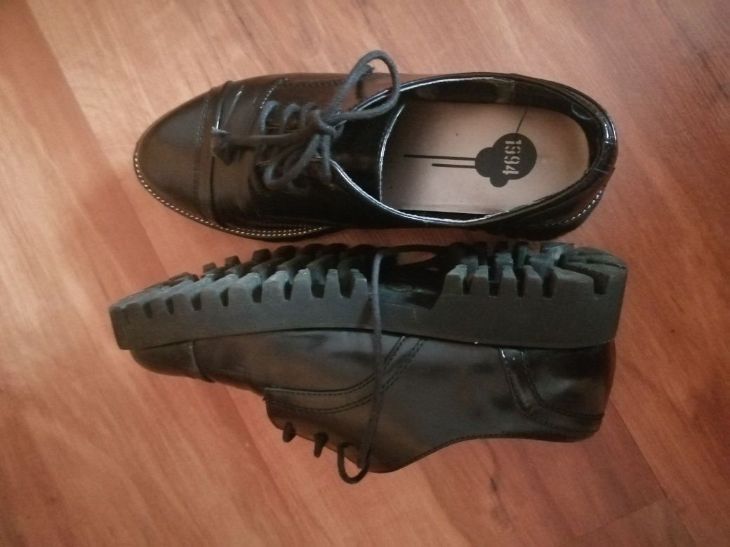 Buty czarne lakierki damskie