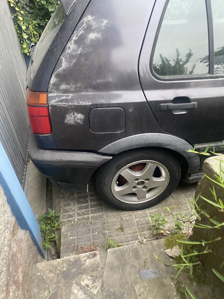 Vendo Golf 3 diesel - Apenas para desocupar espaco