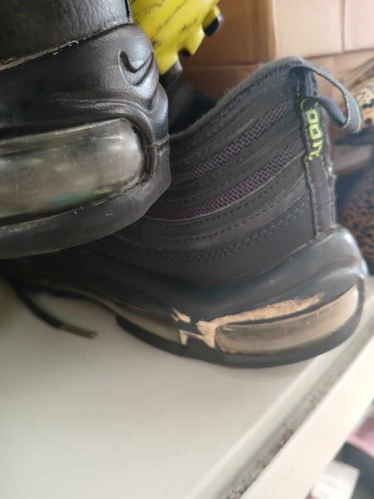 Buty sportowe nike tn air 
Buty sportowe Nike, idealne na codzień  
Ro