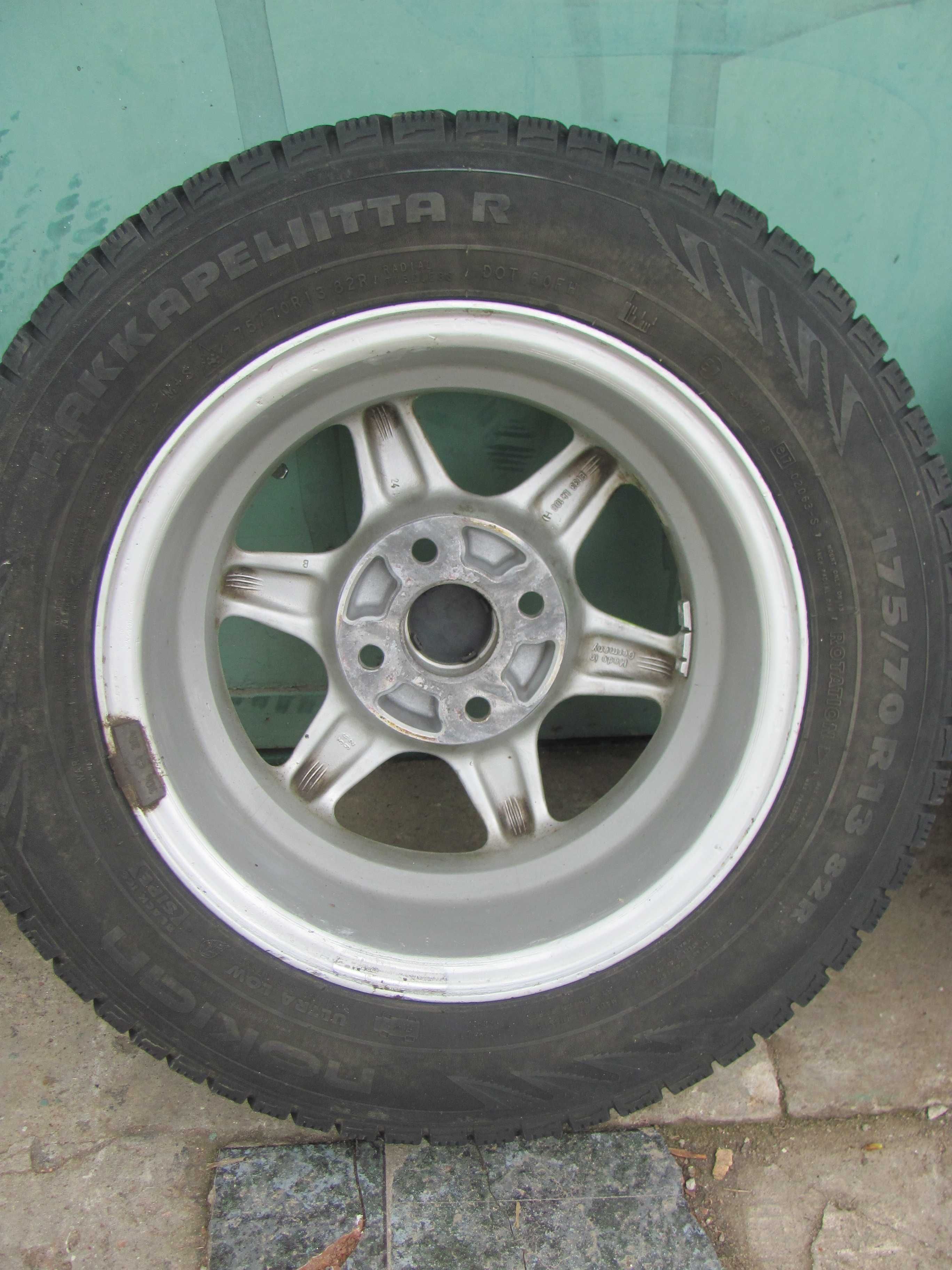 Колеса Borbett R13-4x100 ET33 Ризина Nokian Hakaperlita