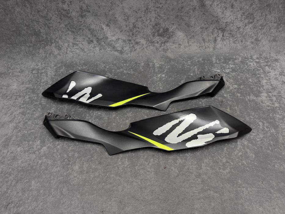 Owiewka Kawasaki Ninja 125 wypełnienie bok osłona listwa plastik