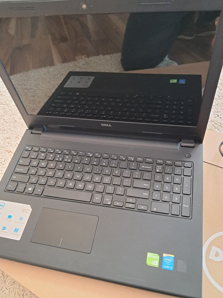 Laptop Dell Inspirion 15 + płyta Windows 10