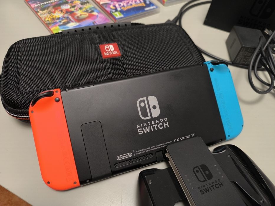 Nintendo Switch 1 + Bolsa de Transporte