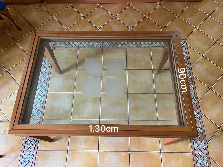 Mesa de Jantar em cerejeira, 130cm a 245cm por 90cm com 8 cadeiras.