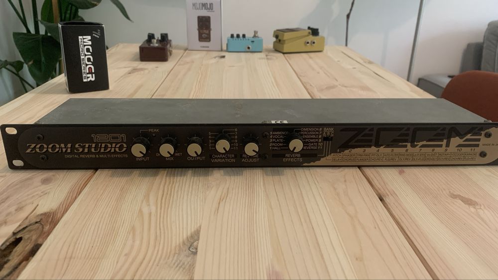 Zoom Studio 1201 - effects rack