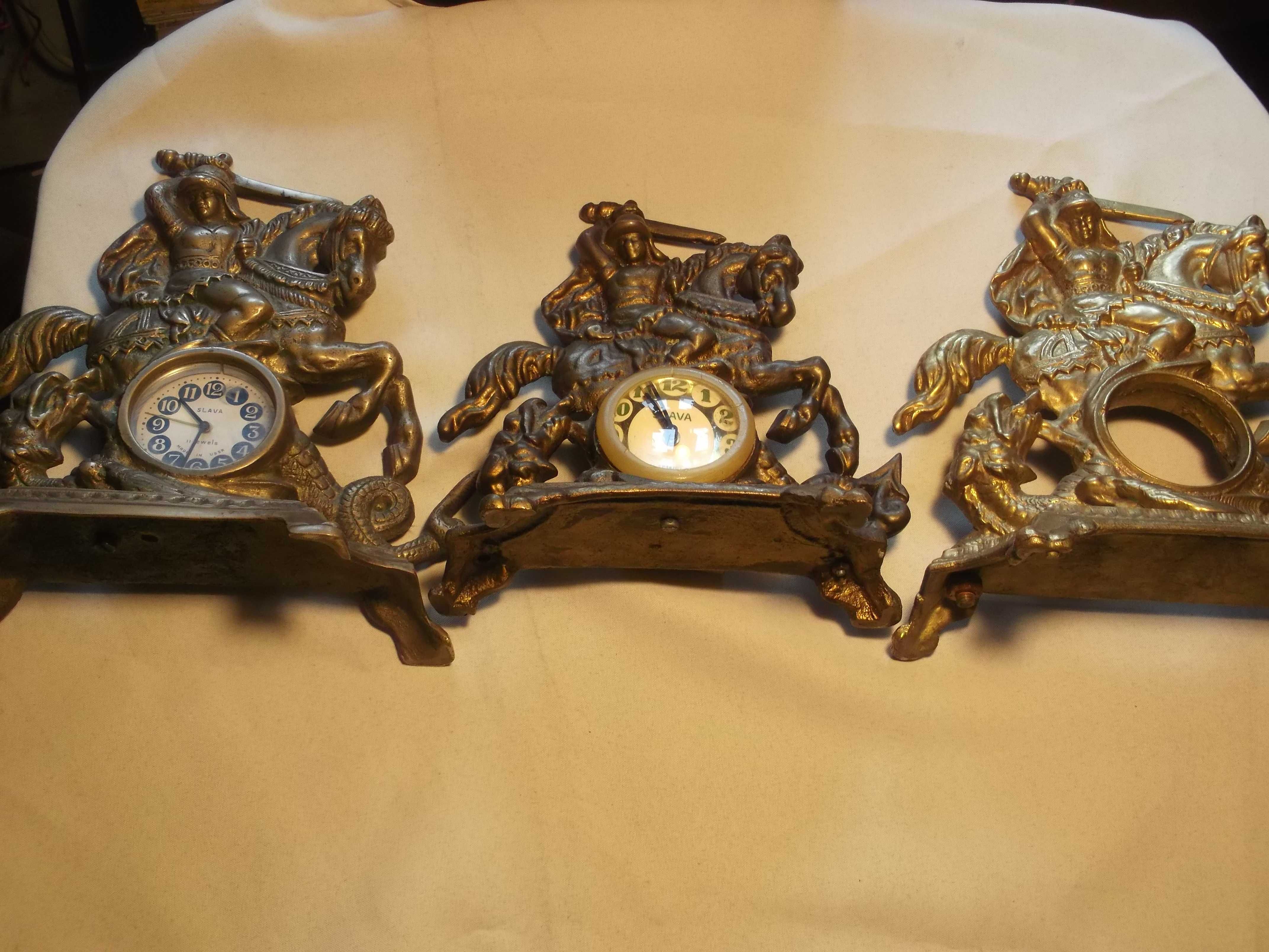 Stary zegarek w mosiężnej oprawie Święty Jerzy