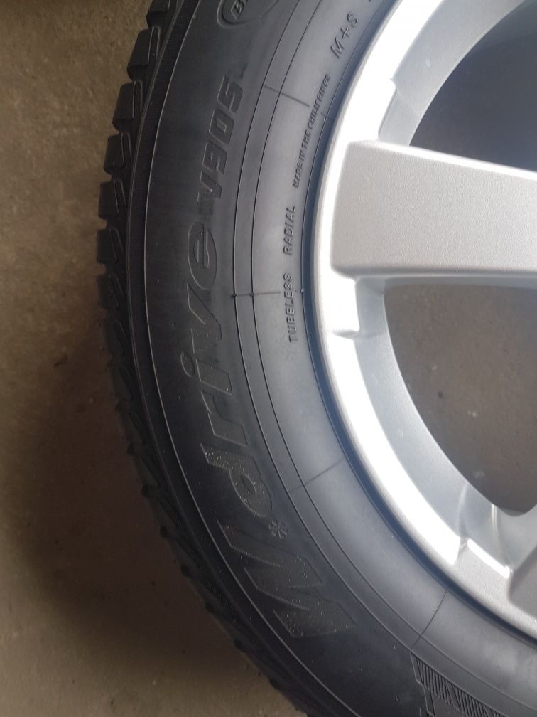Kia Hyundai Резина с дисками 215 65 R16 Suv Yokohama Зима Оригинал