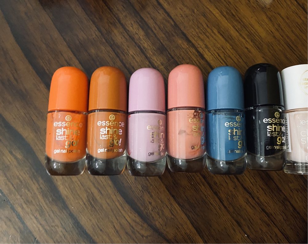 Lakiery do paznokci żelowe Essence Shine Last&Go! 8 ml