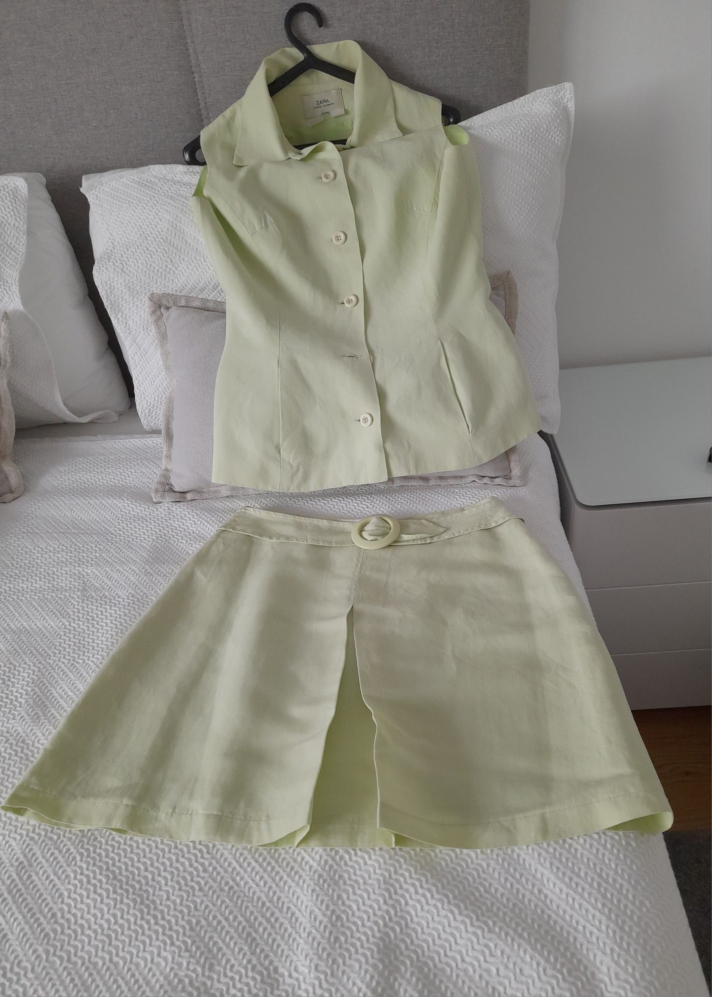 Saia curta verde de linho da zara