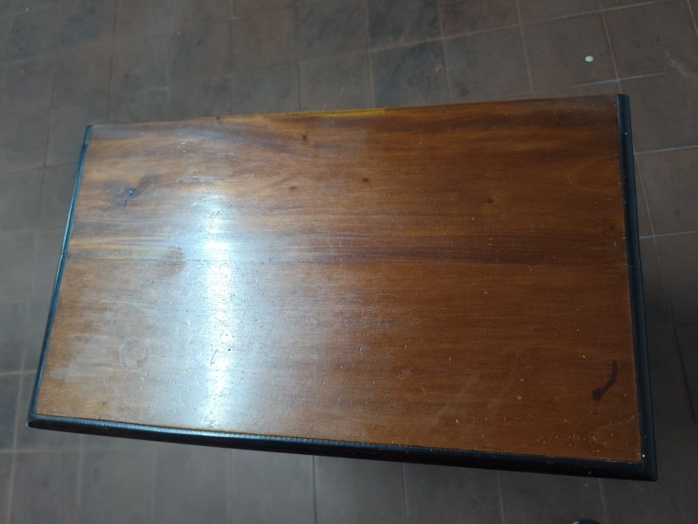 Mesa de cabeceira