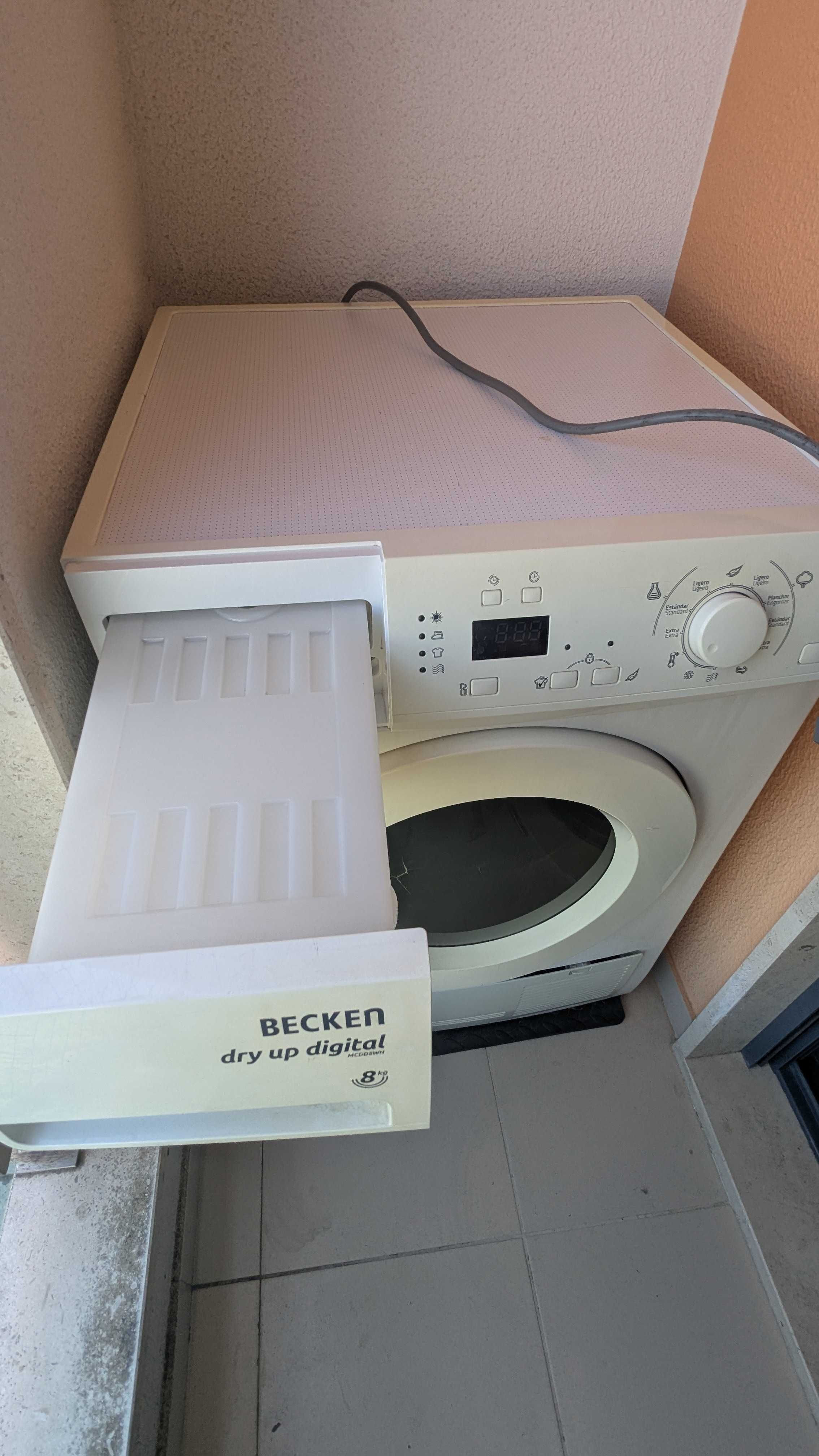 Máquina de secar roupa 8kg Becken