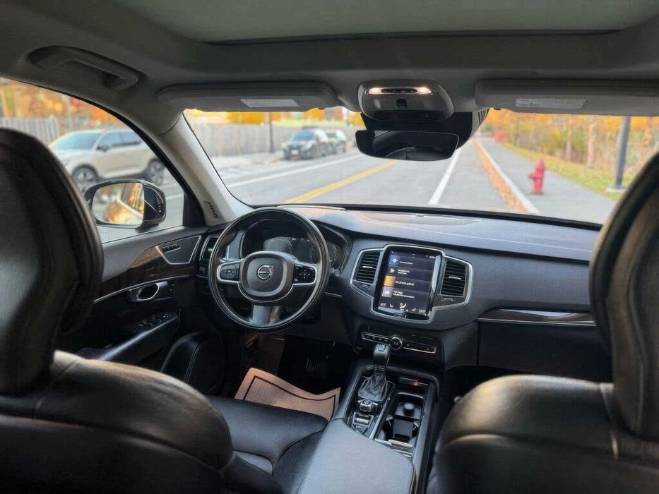Volvo XC90 T6 Momentum      2019