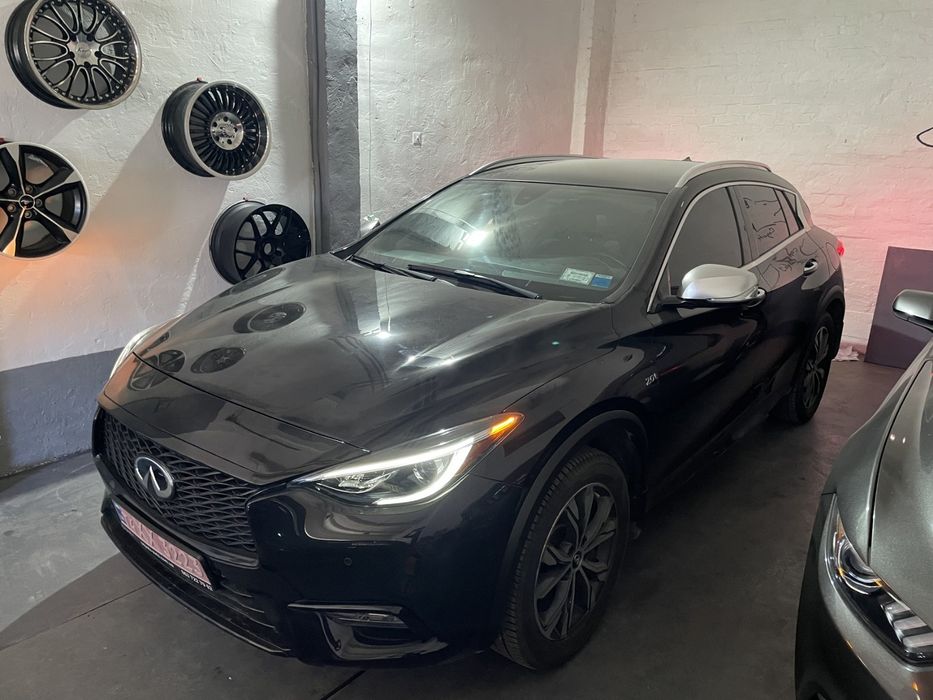 Infiniti qx30 AWD