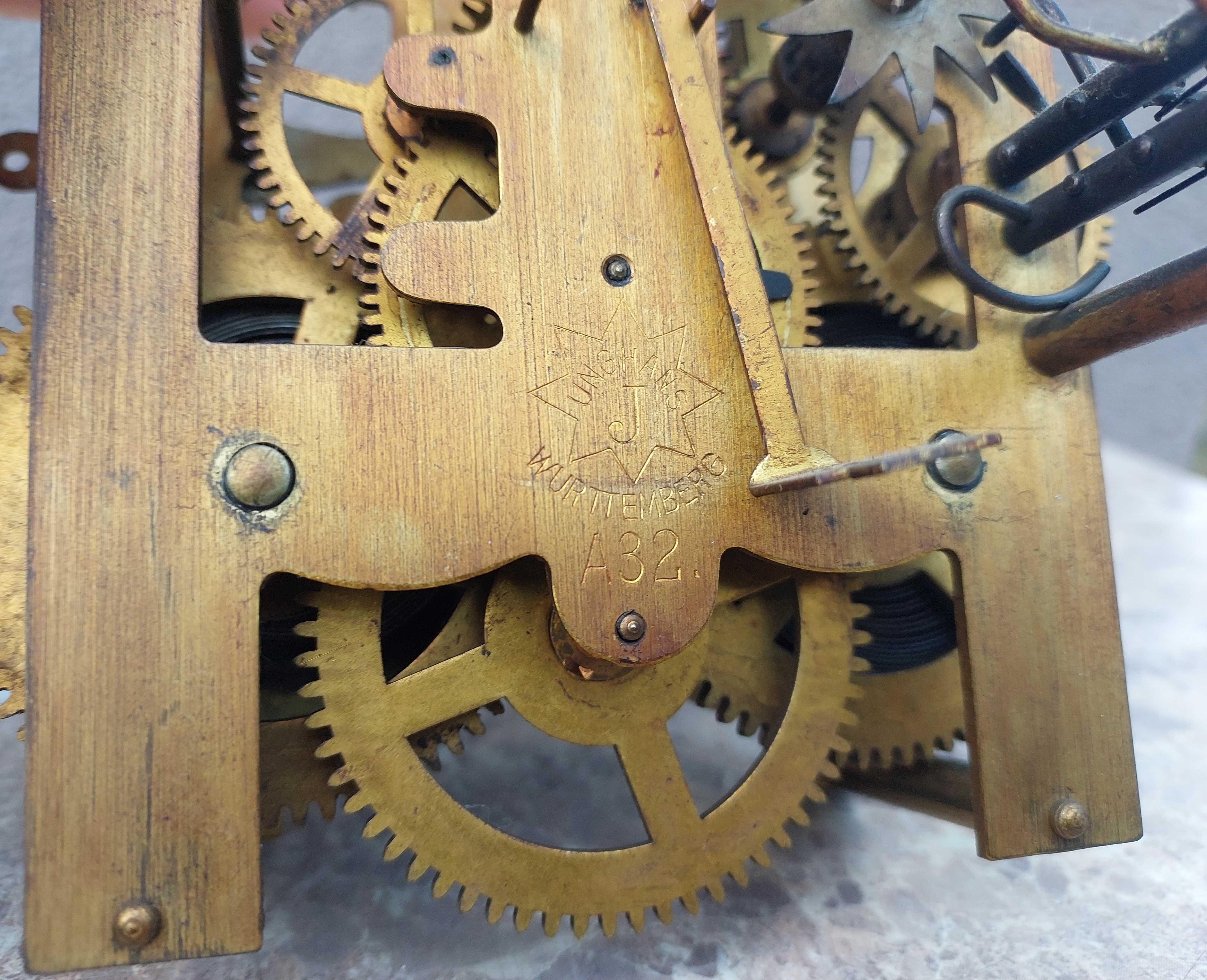 560 Mechanizm starego zegara ściennego Junghans cztery młotki sprawny