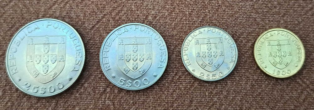 Série completa de 4 moedas comemorativas do Mundial de Hóquei 82