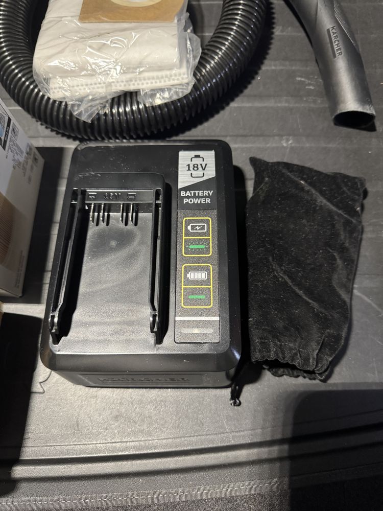 Akumulatorowy odkurzacz Karcher WD 1 Compact Battery Set + dodatki