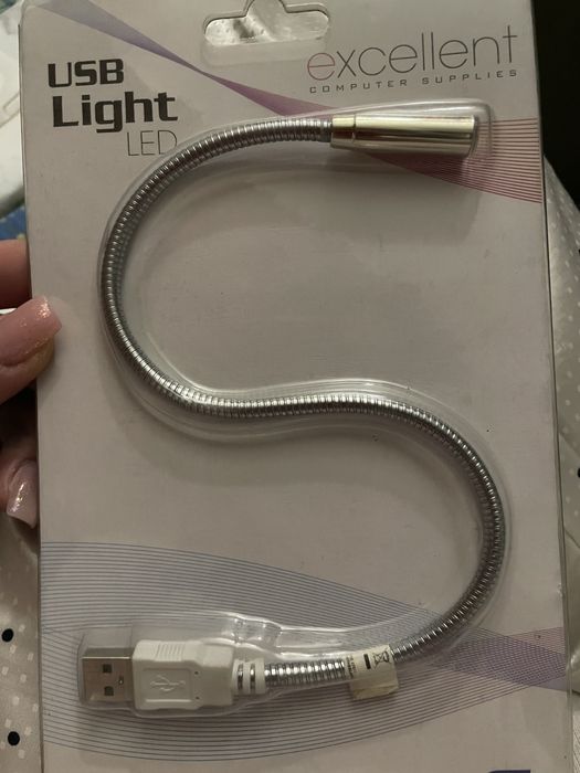 Портативний Usb світильник на гнучкій ніжці точковий та зручний.