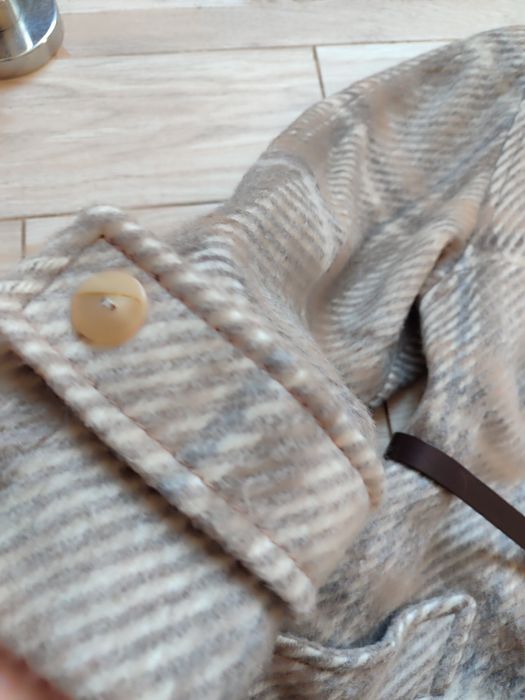 Якісний блейзер-пальтр у складі якого 20%мохеру,40%шерсті та 40%віскоз