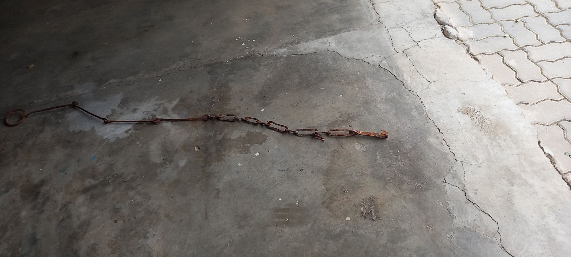 Antiga corrente em ferro