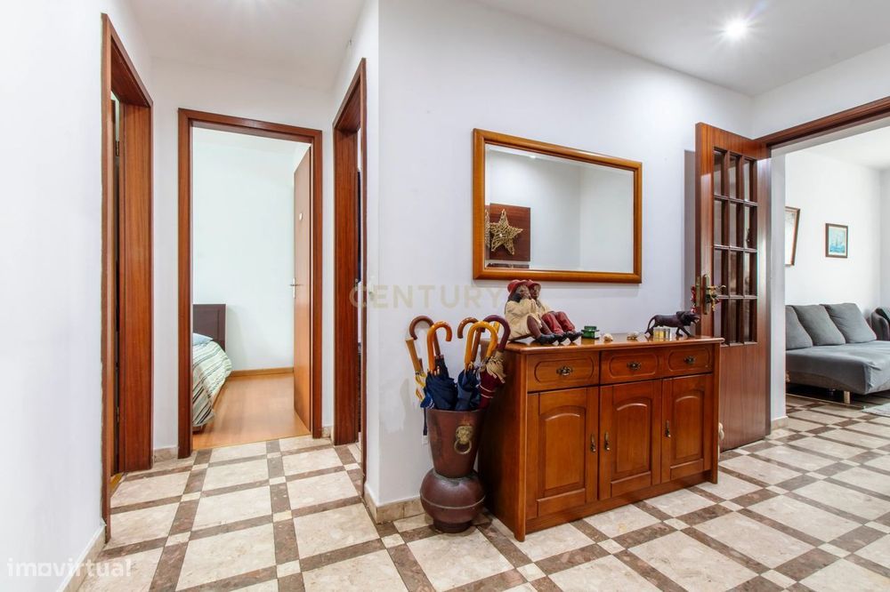 Apartamento T3 com GARAGEM no Feijó