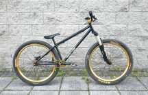 Rower Dartmoor Quinnie dirt street MTB 26 stunt czarny
