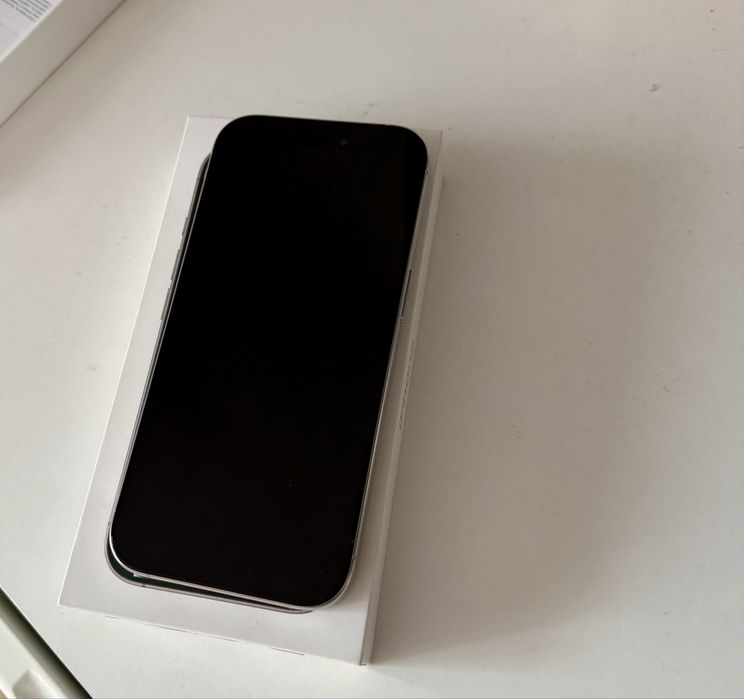 Iphone 16 pro 128 GB biały. Gwarancja