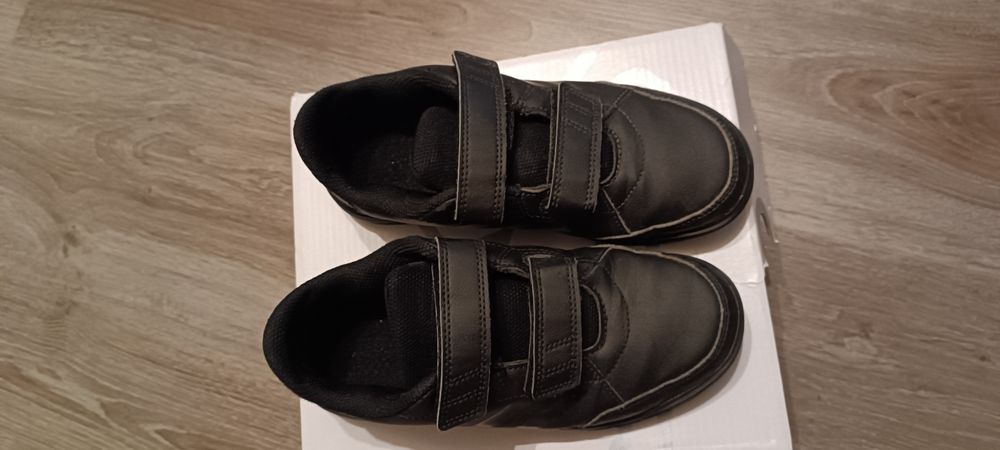 Czarne Adidasy dla chłopca rozmiar 35