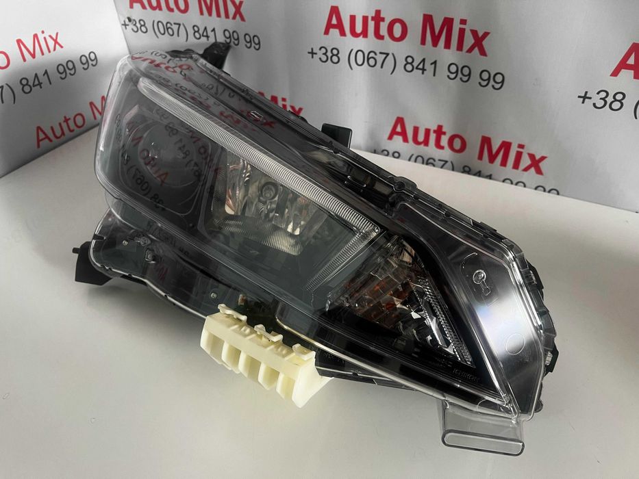 Фара Nissan Leaf 2 260105SH0A Led на 1 лінзі
