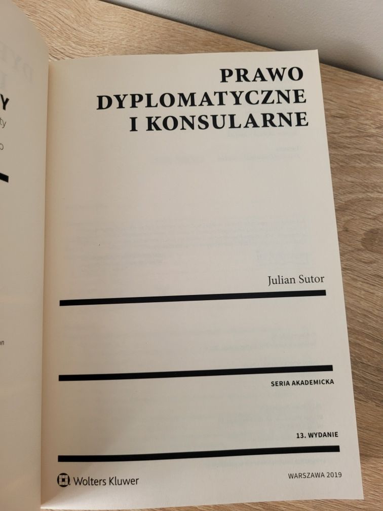 Prawo dyplomatyczne i konsularne Julian Sutor